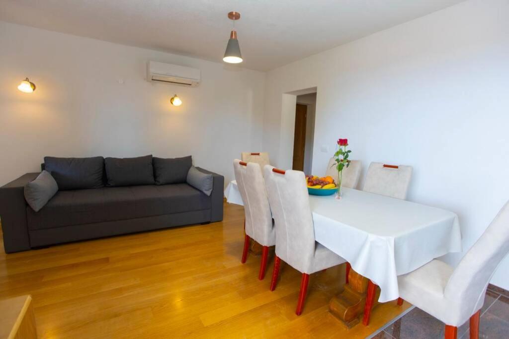 Apartments Vladimir #4 Makarska Exterior photo